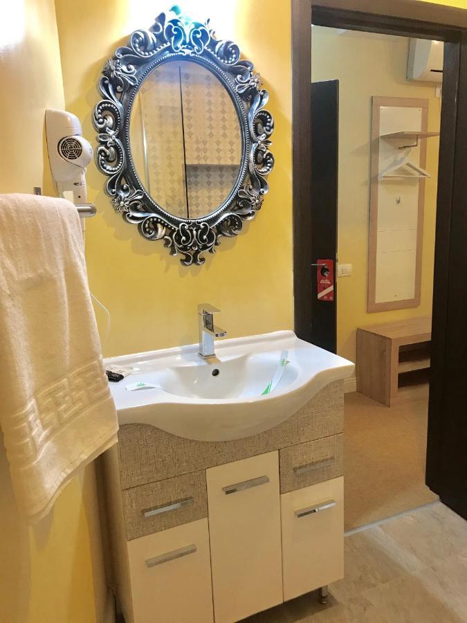 Vila 18 Hotel Boutique Bucureşti Ngoại thất bức ảnh